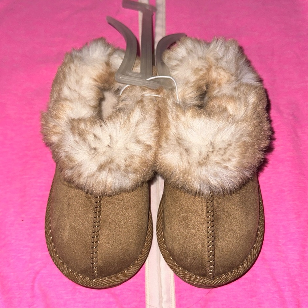 NWT Ugg looking kids booties